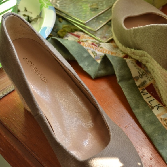 Like New Ann Taylor Brown Espadrille Wedge // 5.5 - Picture 6 of 7